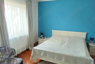 Proprietate cu doua case, curte intima ?i poten?ial excelent zona Velen?a, Oradea - 1