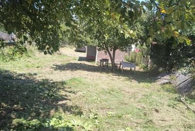 Teren de 2050 mp, în Poienița - 2