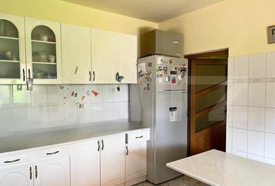 Vila cu Teren Generos si Livada La Sos. Principala Targovi? - 3