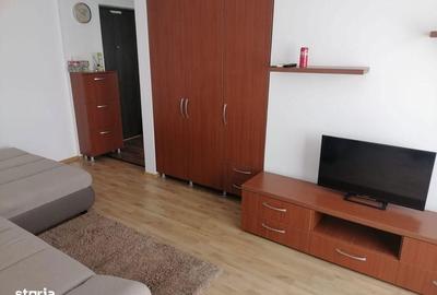 Garsonieră decomandată în Central - 2