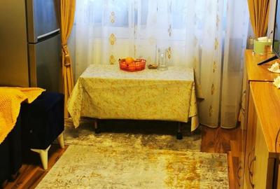 Apartament cu 3 camere semidecomandat în Central - 1