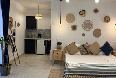 Casă cu 5 camere cu Teren 800 Mp în Corbu - 2