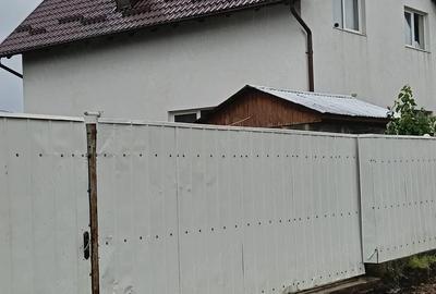 Casă cu 8 camere cu Teren 420 Mp în Central - 1