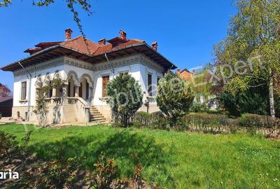 Casă cu Teren 1071 Mp în Central - 15