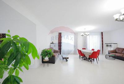 Casa cu piscina ?i garaj de vanzare in Sanmartin, B... - 9