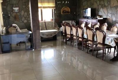 Casă individuală cu 7 camere cu Teren 7500 Mp în Exterior Vest - 2