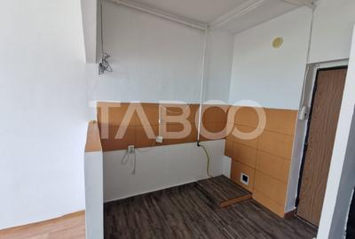 Garsoniera la etajul 1 de vanzare in zona Turnisor din Sibiu