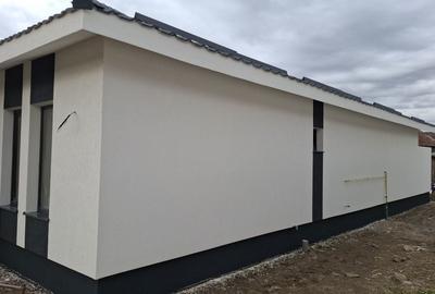 Casă cu 4 camere în Central - 2