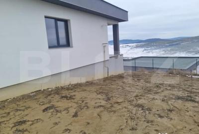 Casă cu 4 camere cu Teren 300 Mp în Central - 2