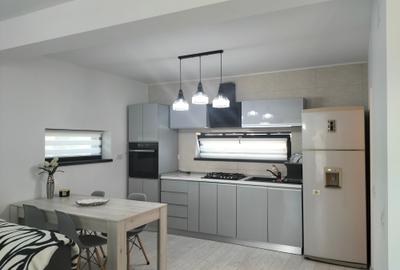 Casă cu 4 camere cu Canalizare în Mioveni - 3