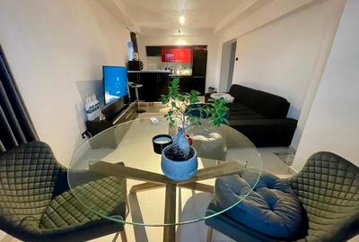 Apartament cu 3 camere semidecomandat, mobilat în P-ța Alba Iulia