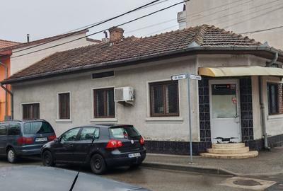 Casă individuală cu 5 camere cu Teren 670 Mp în Central - 2