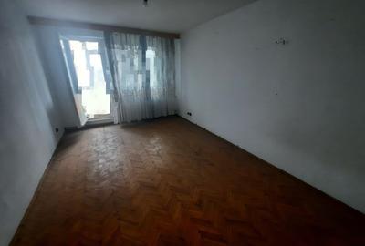 Apartament cu 2 camere decomandat, etajul 2/10, zona Alexandru cel Bun - 2