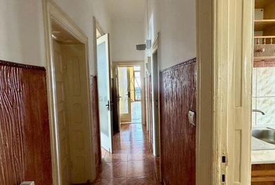 Apartament cu 3 camere decomandat în Traian - 13