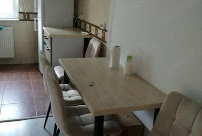 Apartament 3 camere, decomandat, confort 1, 480 de euro, Telefon - 2