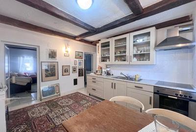 Casă cu 4 camere cu Teren 686 Mp în Gărâna - 1