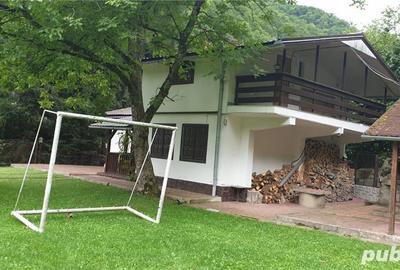 Casă cu 5 camere cu Teren 400 Mp în Hațeg