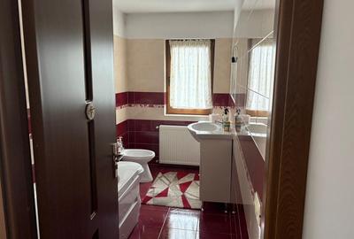 Casă cu 4 camere în Central - 2