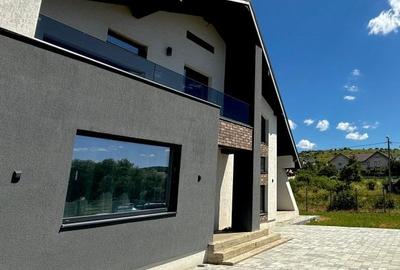 Vila de vanzare cu design deosebit in cartierul Bucium - 29
