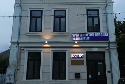 Spațiu comercial, de 258 mp, în Central - 14
