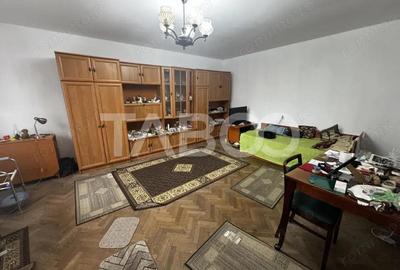 Casă cu 1 camere cu Canalizare în Trei Stejari - 2