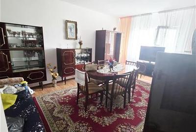 Apartament cu 2 camere decomandat, mobilat în Triaj