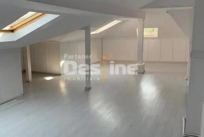 Casă cu 9 camere cu Teren 212 Mp în Dacia - 1