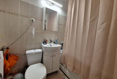 Apartament cu 3 camere, 46 mp, parcare, zona KIK - 8