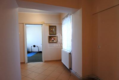 Apartament cu 4 camere decomandat în Republicii - 9