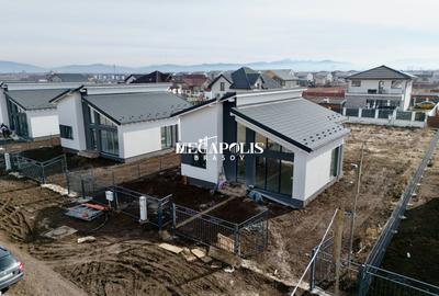 Casă individuală cu 3 camere cu Canalizare în Sânpetru - 3