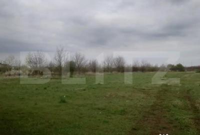 Teren de 3515 mp, în Central - 9