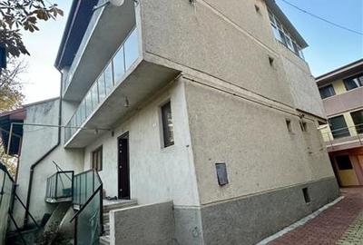 Casa foarte spatioasa D+P+2E amplasare excelenta, str. N. Iorga aproape de Bd. M - 1