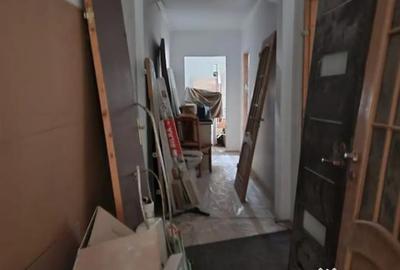 Spațiu comercial, de 1,000 mp, în Central - 6