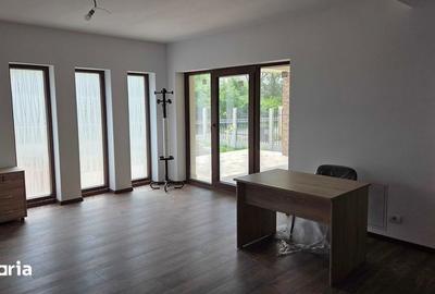 Apartament cu 4 camere decomandat în Central - 2