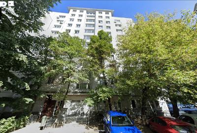 Apartament cu 3 camere semidecomandat în 1 Mai - 2