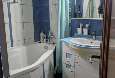 VIND APARTAMENT CU 3 CAM. situat la etajul 4 4 in zona Parcului Ora?elul Copiilor din Slobozia, jud. - 1