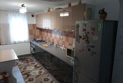 Apartament cu 3 camere semidecomandat în Central - 4
