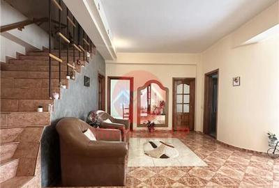 Casă cu 9 camere cu Canalizare în Faleza Nord - 12