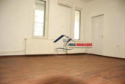 Ocazie! Apartament 2 camere, central Voinesti - la 25 km de Targoviste. - 2