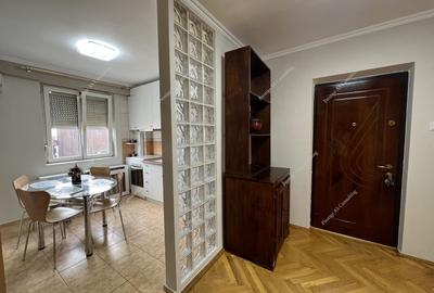 Apartament cu 3 camere decomandat în Aradului