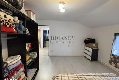 Casă cu 7 camere cu Teren 400 Mp în Brănești - 5