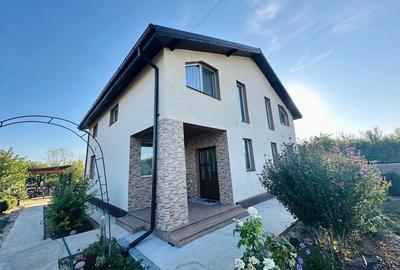 Casă cu 5 camere cu Teren 2300 Mp în Bila - 2