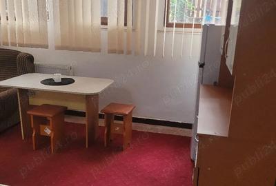 Garsonieră decomandată în Central - 2