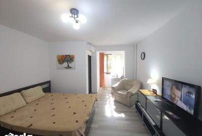 Garsonieră semidecomandată în Titan