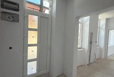 Casă cu 3 camere cu Teren 290 Mp în Central - 9