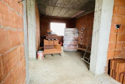 Casă cu 4 camere cu Teren 300 Mp în Cihei - 2