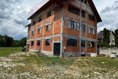 VILĂ IMPRESIONANTĂ DE VÂNZARE – BUGHEA DE SUS, ARGES - 31