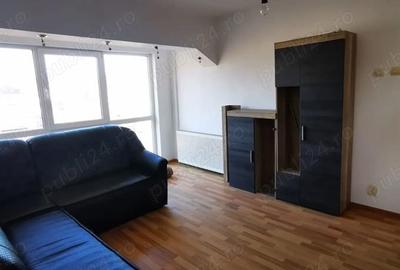 Apartament cu 3 camere semidecomandat în Central - 1