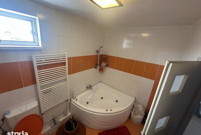 Casă cu 10 camere cu Canalizare în Apărătorii Patriei - 10