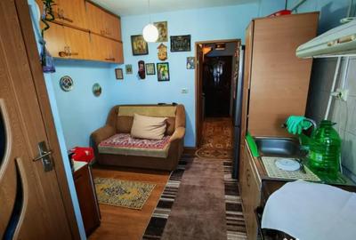 Garsonieră decomandată în Central - 2